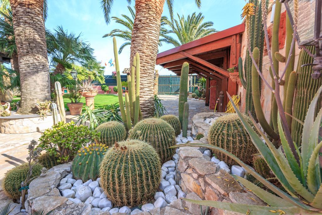 Casa Vacanze Villa Flumini Флумини ди Куарту Екстериор снимка