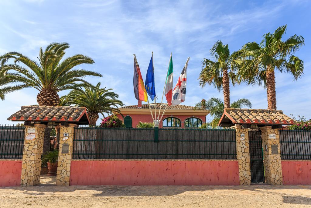 Casa Vacanze Villa Flumini Флумини ди Куарту Екстериор снимка