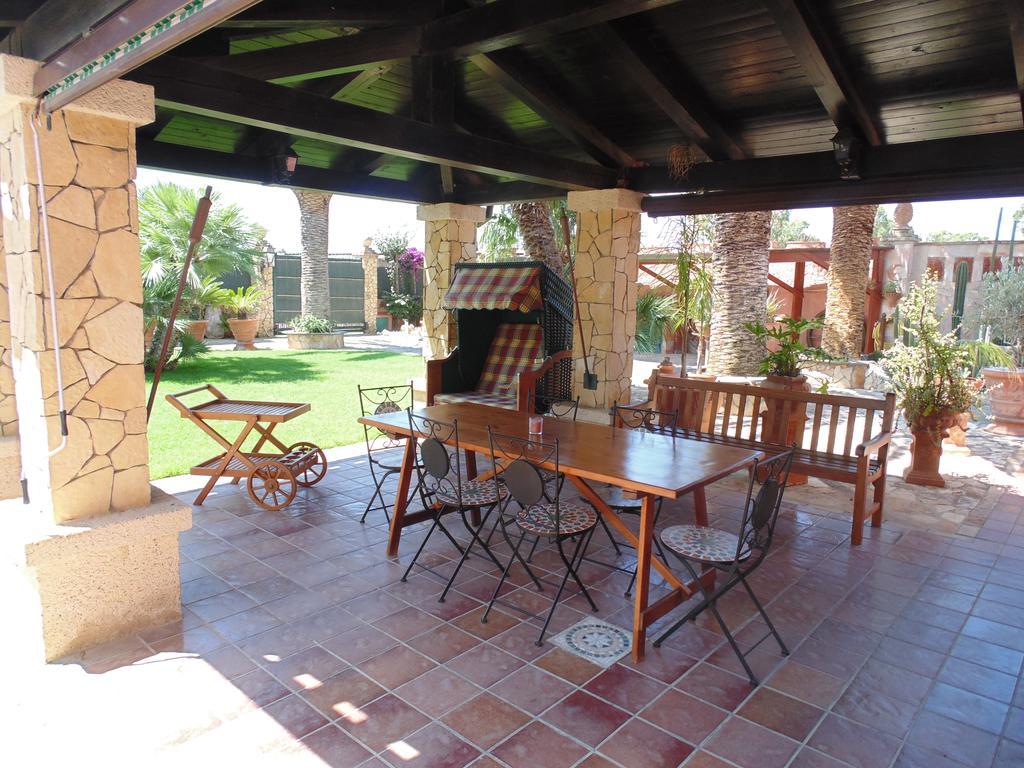Casa Vacanze Villa Flumini Флумини ди Куарту Екстериор снимка